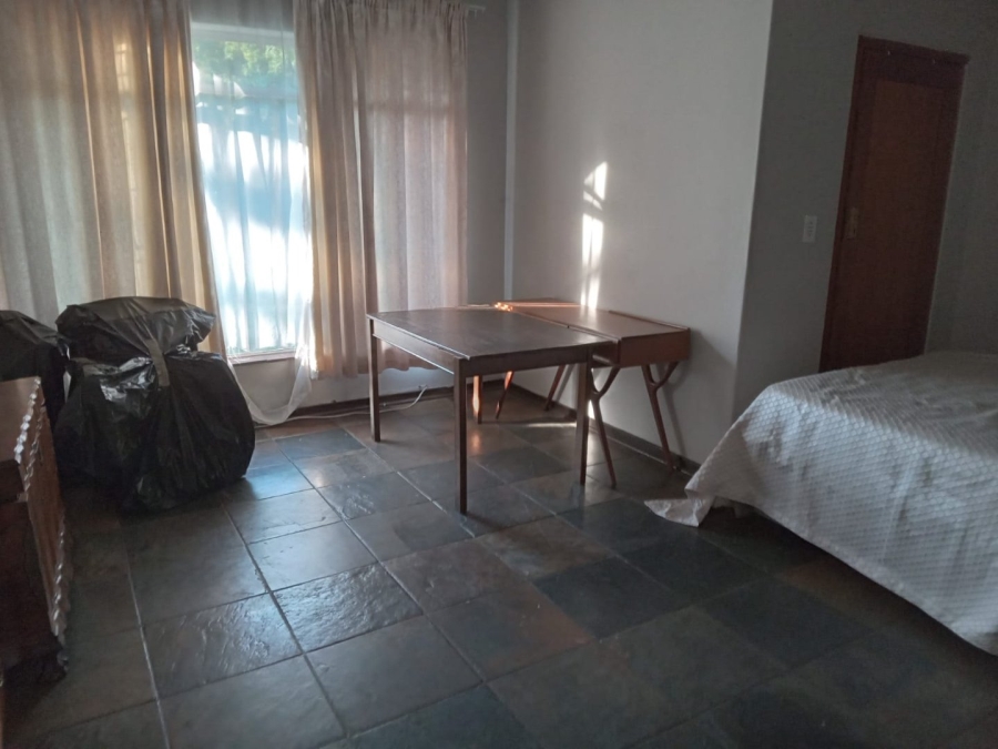 5 Bedroom Property for Sale in Waverley Gauteng