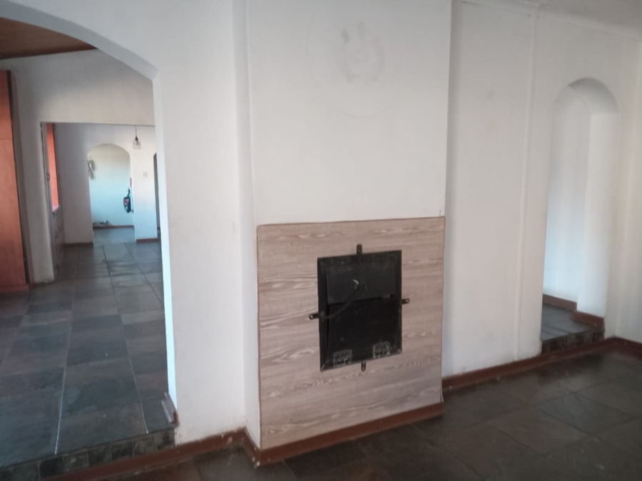 5 Bedroom Property for Sale in Waverley Gauteng
