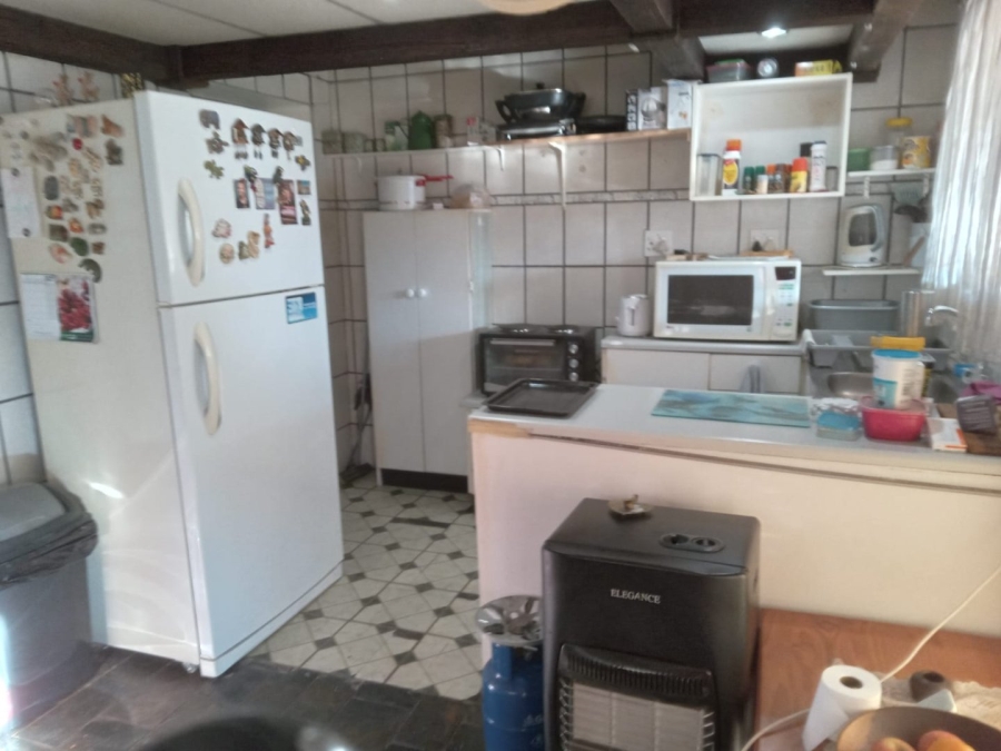 5 Bedroom Property for Sale in Waverley Gauteng