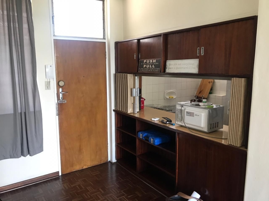 To Let 1 Bedroom Property for Rent in Groenkloof Gauteng