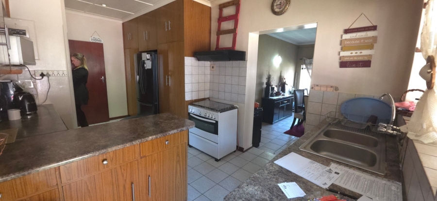 4 Bedroom Property for Sale in Florentia Gauteng