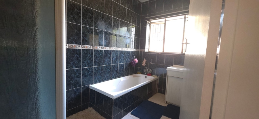 4 Bedroom Property for Sale in Florentia Gauteng