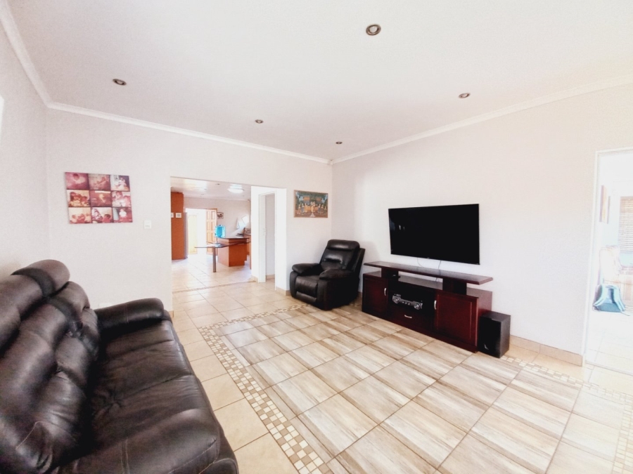 4 Bedroom Property for Sale in Sunnyridge Gauteng
