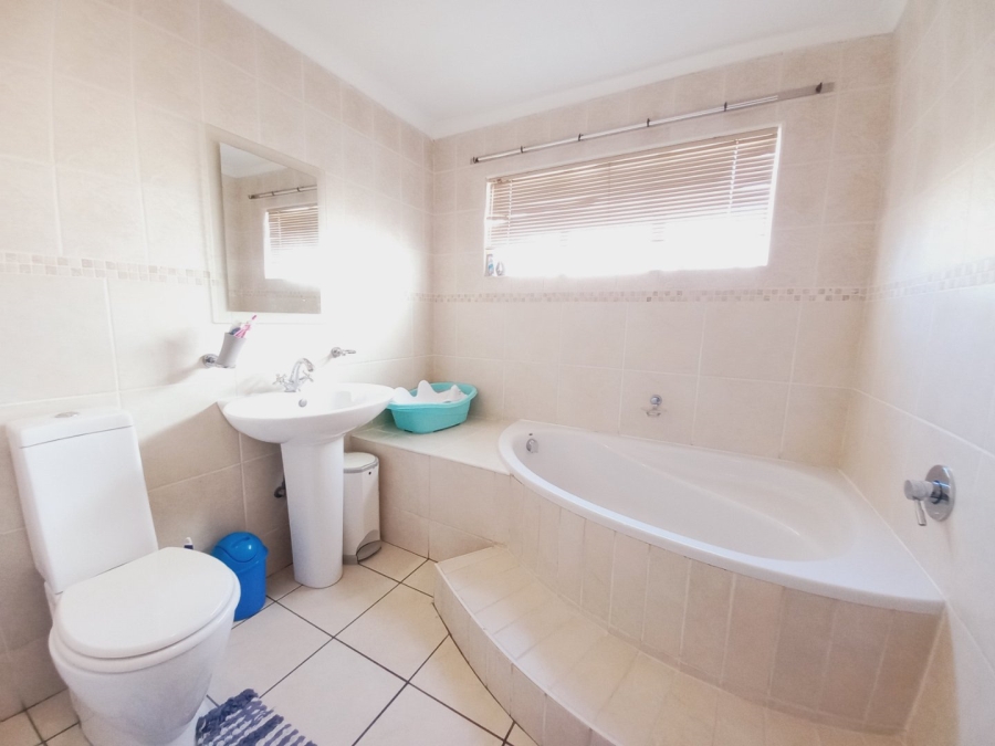 4 Bedroom Property for Sale in Sunnyridge Gauteng
