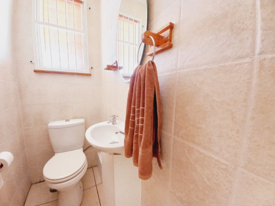 4 Bedroom Property for Sale in Sunnyridge Gauteng