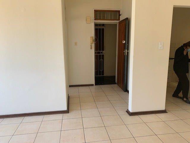 To Let 2 Bedroom Property for Rent in Gillview Gauteng