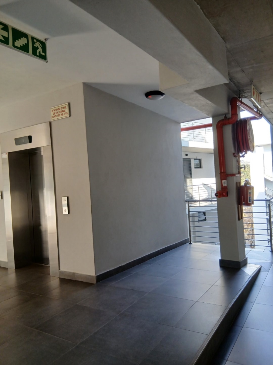 To Let 2 Bedroom Property for Rent in Rosebank Gauteng