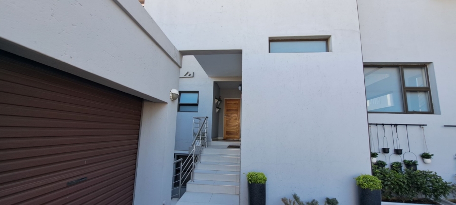 To Let 1 Bedroom Property for Rent in Primrose Hill Gauteng