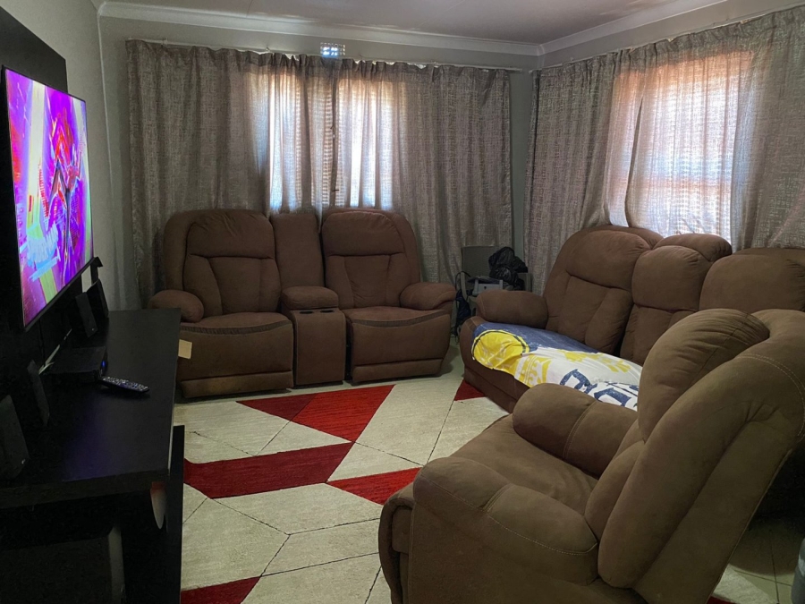 3 Bedroom Property for Sale in Clayville Industria Gauteng