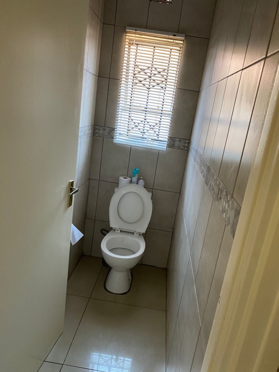 3 Bedroom Property for Sale in Clayville Industria Gauteng