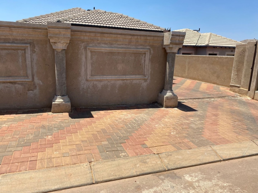 3 Bedroom Property for Sale in Clayville Industria Gauteng