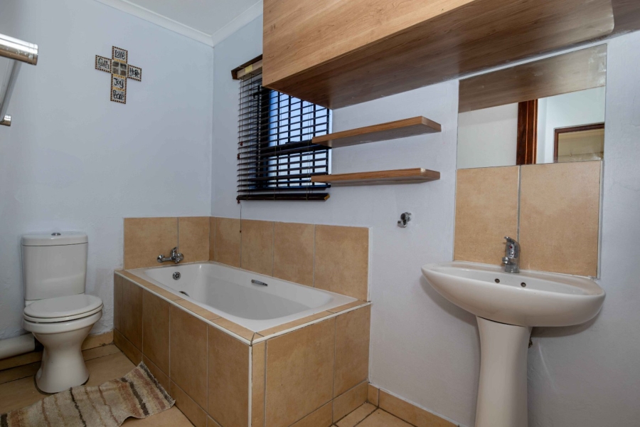 1 Bedroom Property for Sale in Greenstone Hill Gauteng