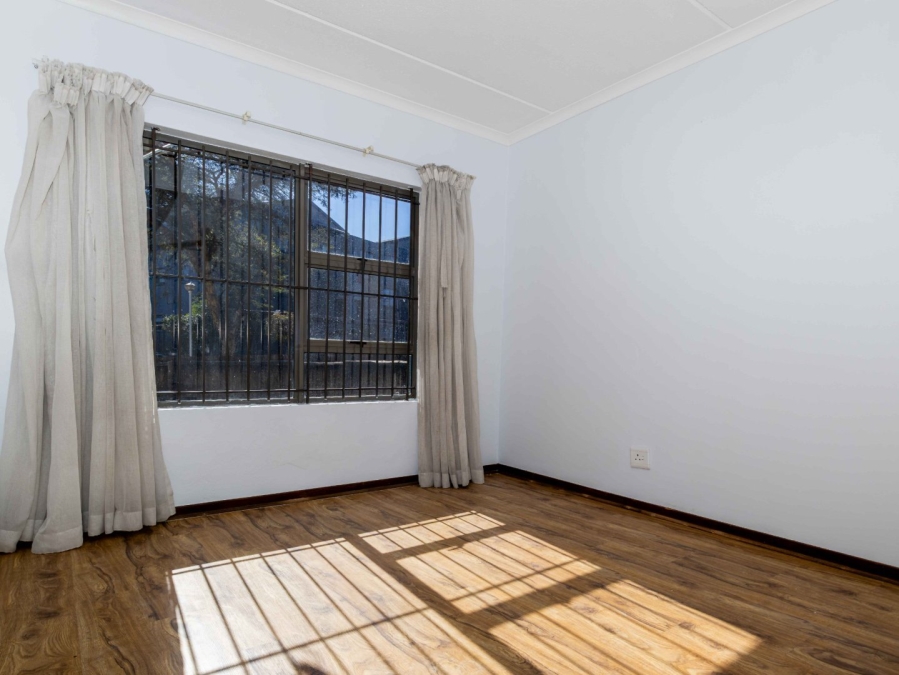 1 Bedroom Property for Sale in Greenstone Hill Gauteng