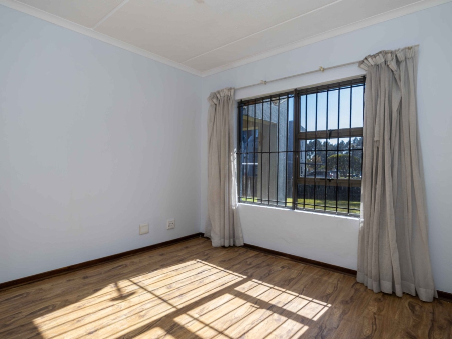 1 Bedroom Property for Sale in Greenstone Hill Gauteng