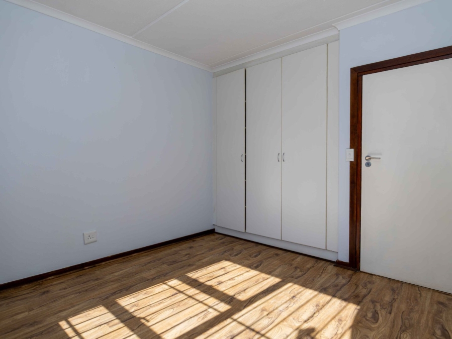 1 Bedroom Property for Sale in Greenstone Hill Gauteng
