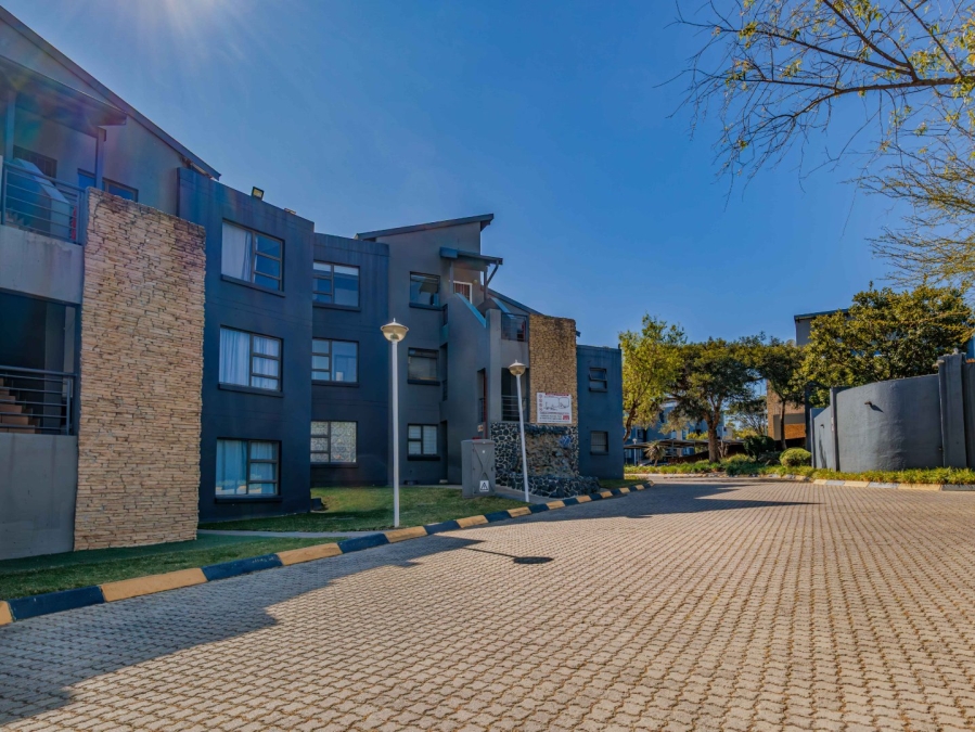 1 Bedroom Property for Sale in Greenstone Hill Gauteng
