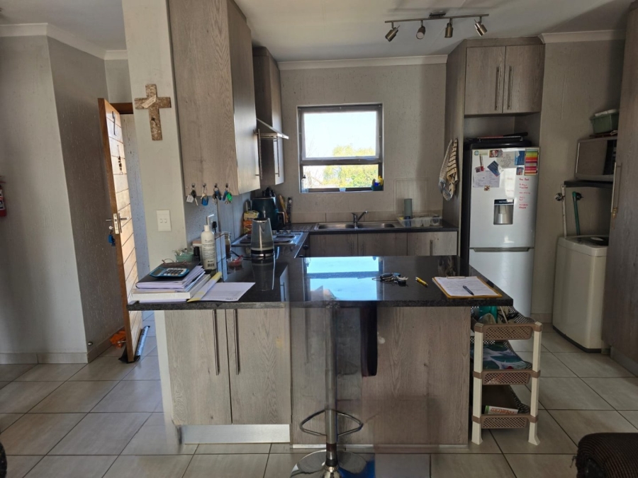 To Let 2 Bedroom Property for Rent in Beyers Park Gauteng