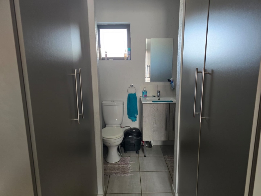 To Let 2 Bedroom Property for Rent in Beyers Park Gauteng