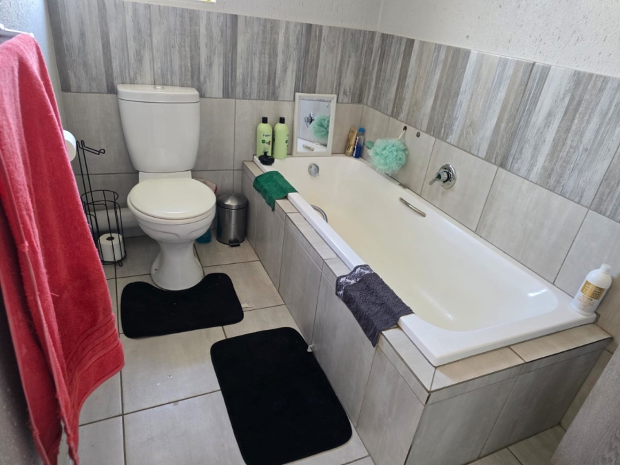 To Let 2 Bedroom Property for Rent in Beyers Park Gauteng