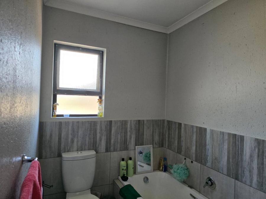 To Let 2 Bedroom Property for Rent in Beyers Park Gauteng