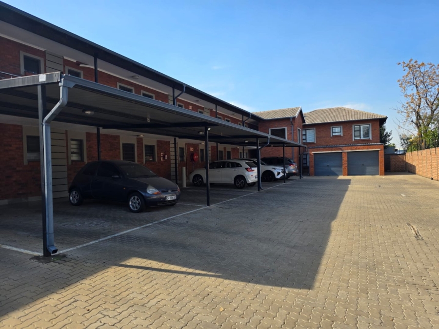 To Let 2 Bedroom Property for Rent in Beyers Park Gauteng