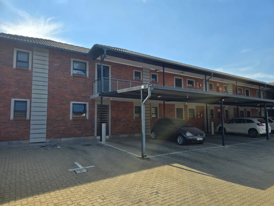To Let 2 Bedroom Property for Rent in Beyers Park Gauteng