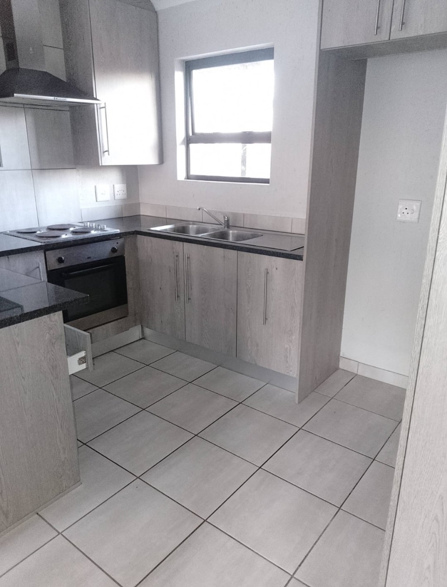 To Let 2 Bedroom Property for Rent in Beyers Park Gauteng