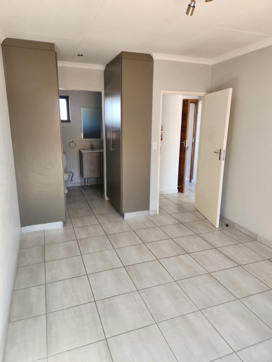 To Let 2 Bedroom Property for Rent in Beyers Park Gauteng