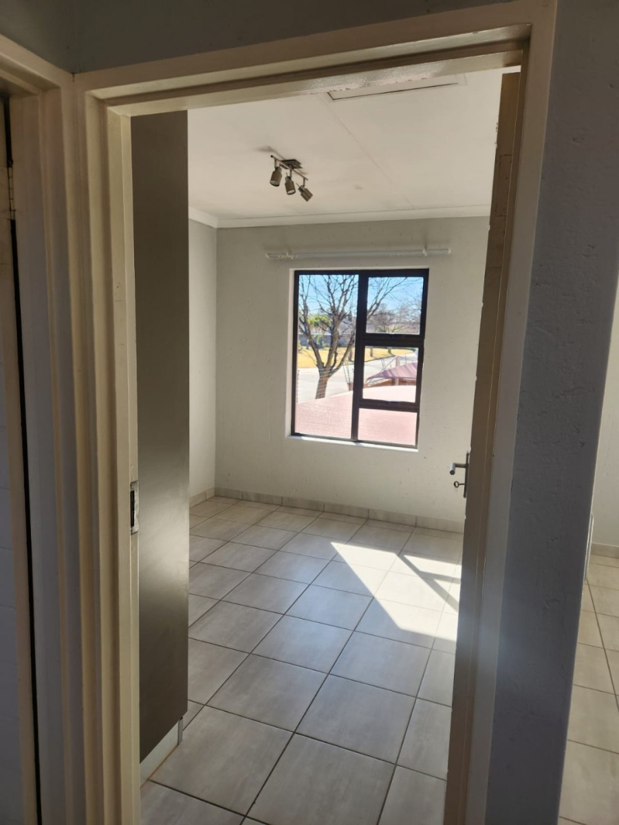 To Let 2 Bedroom Property for Rent in Beyers Park Gauteng