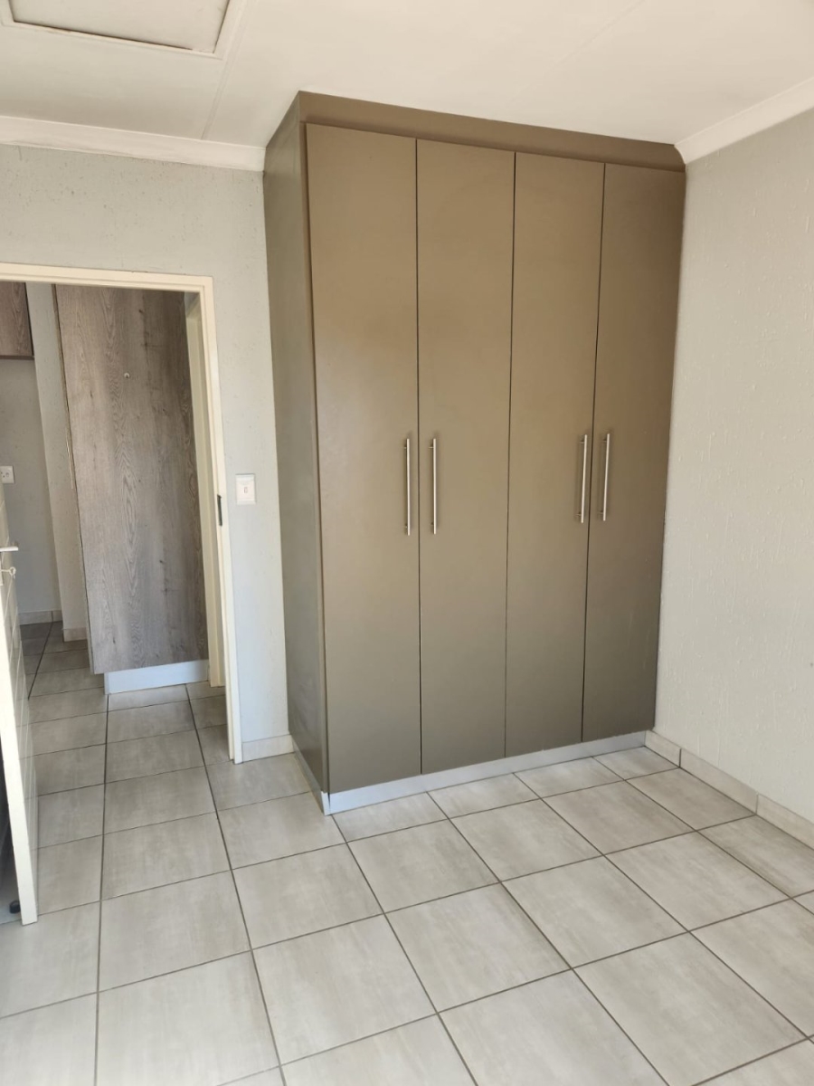 To Let 2 Bedroom Property for Rent in Beyers Park Gauteng