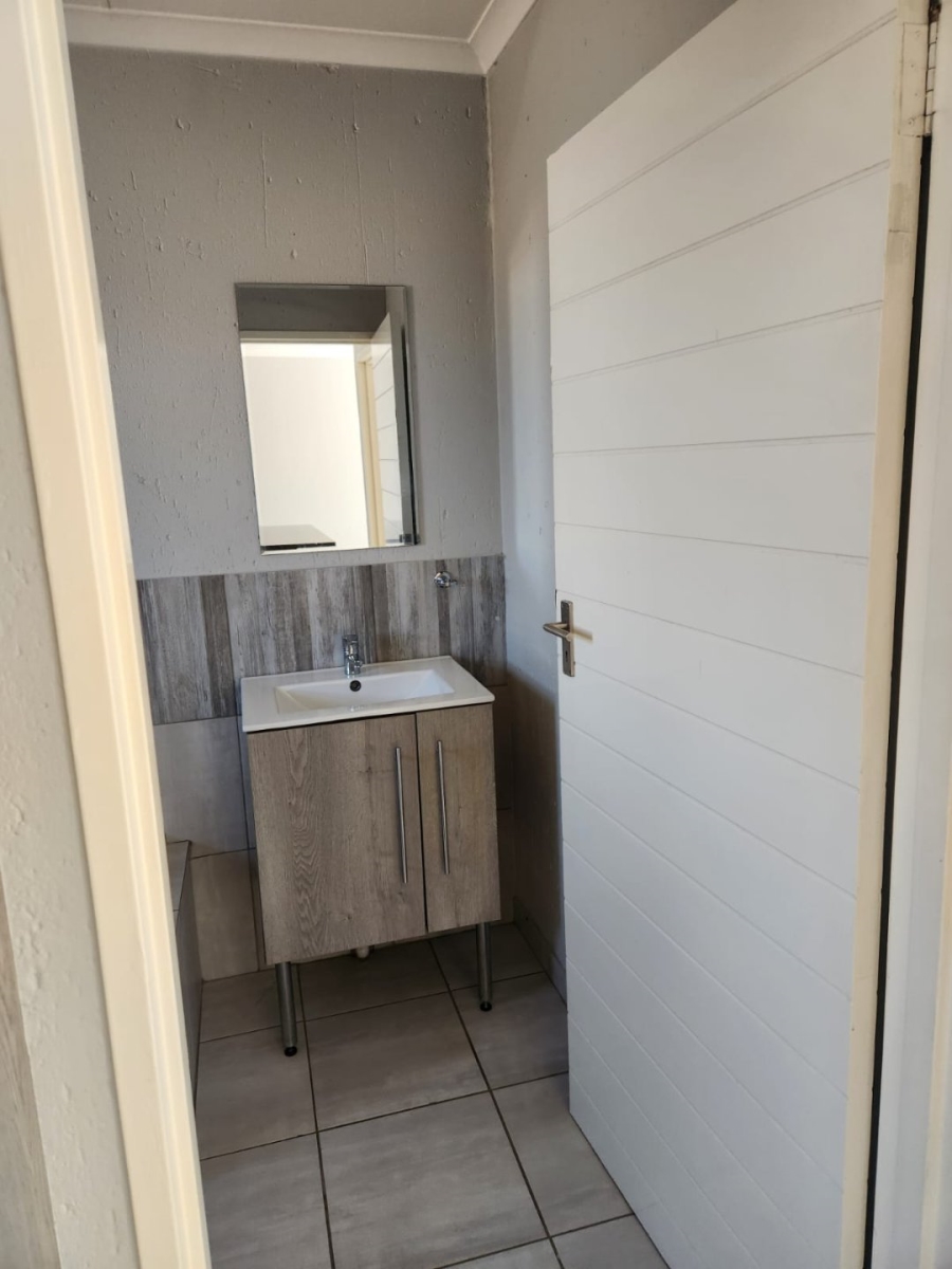 To Let 2 Bedroom Property for Rent in Beyers Park Gauteng