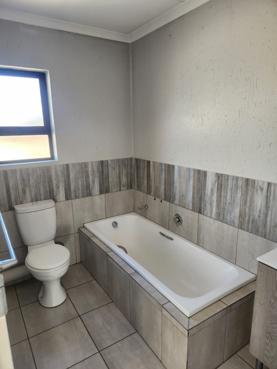 To Let 2 Bedroom Property for Rent in Beyers Park Gauteng