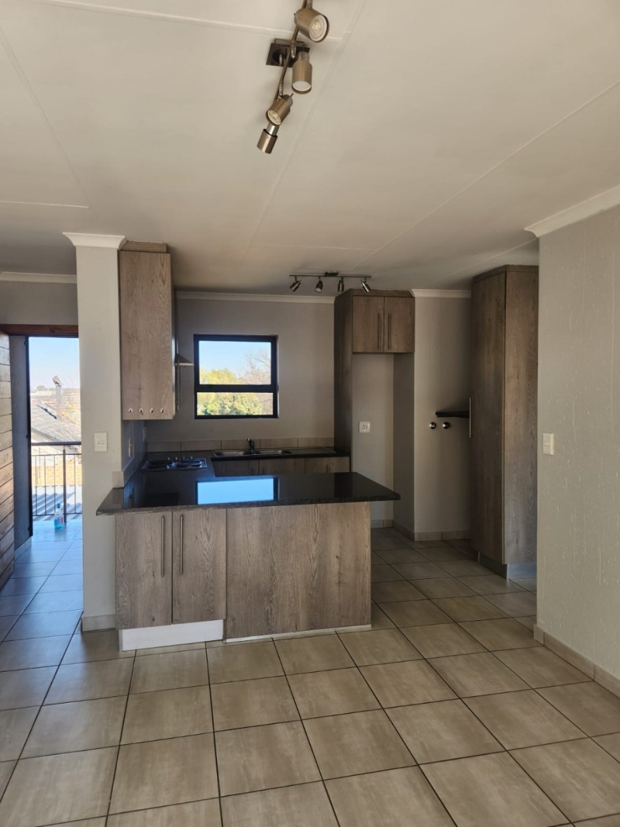To Let 2 Bedroom Property for Rent in Beyers Park Gauteng