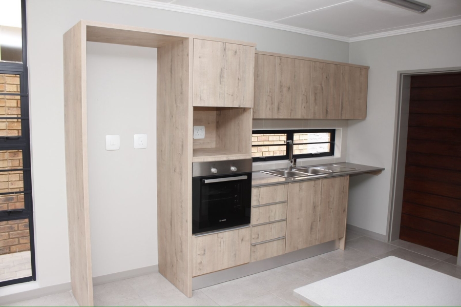 3 Bedroom Property for Sale in Rooihuiskraal North Gauteng