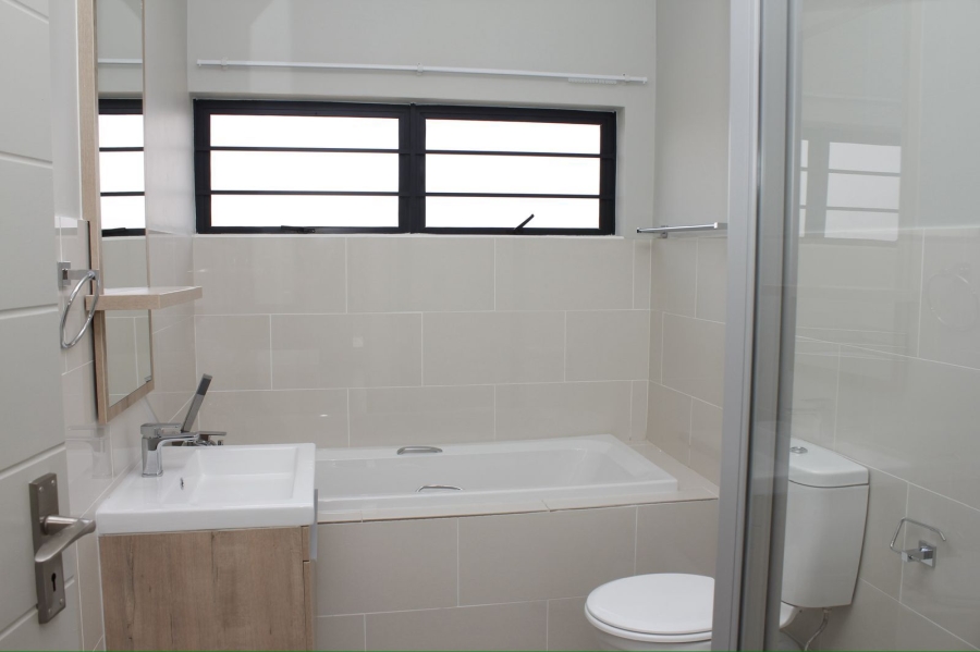 3 Bedroom Property for Sale in Rooihuiskraal North Gauteng