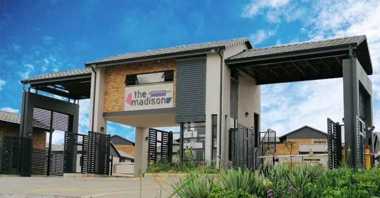 3 Bedroom Property for Sale in Rooihuiskraal North Gauteng