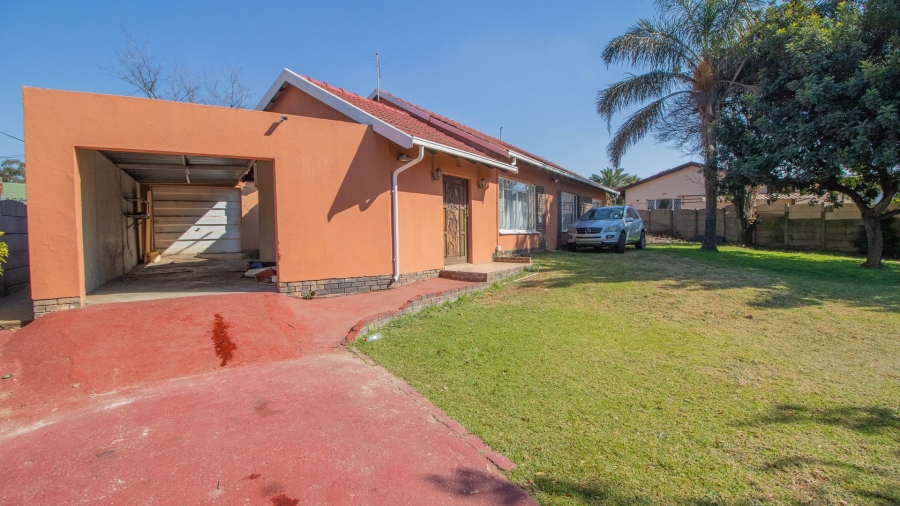 3 Bedroom Property for Sale in Bonaero Park Gauteng