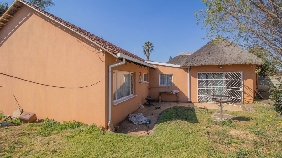 3 Bedroom Property for Sale in Bonaero Park Gauteng