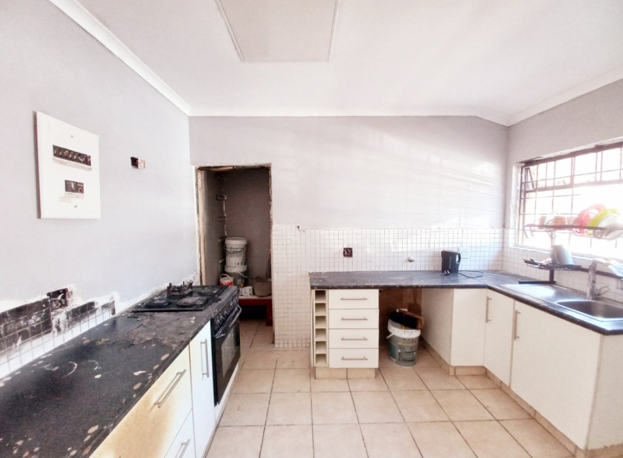 3 Bedroom Property for Sale in Edenvale Central Gauteng