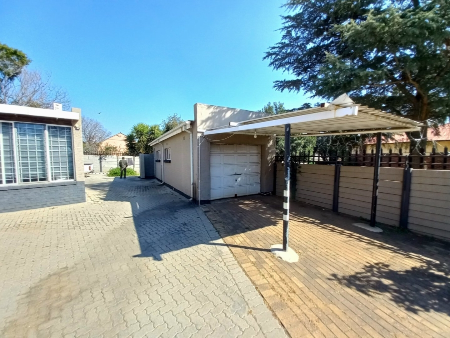 3 Bedroom Property for Sale in Edenvale Central Gauteng