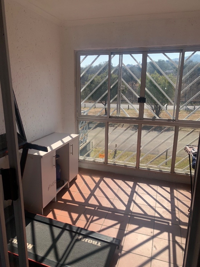 2 Bedroom Property for Sale in Mulbarton Gauteng
