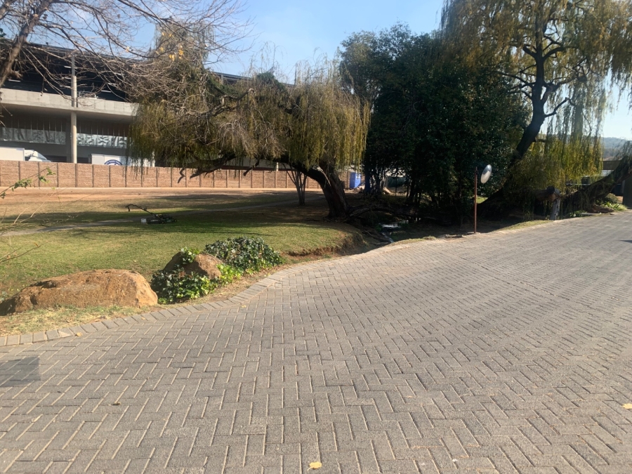 2 Bedroom Property for Sale in Mulbarton Gauteng