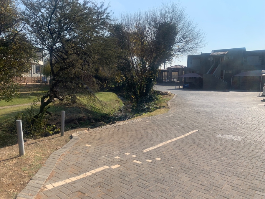 2 Bedroom Property for Sale in Mulbarton Gauteng