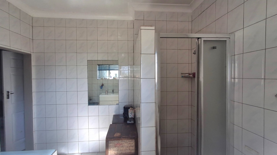 4 Bedroom Property for Sale in Sinoville Gauteng