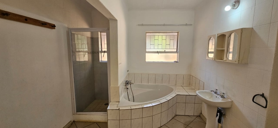 To Let 3 Bedroom Property for Rent in Lyttelton Manor Gauteng