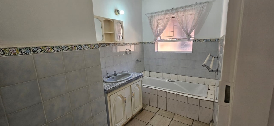 To Let 3 Bedroom Property for Rent in Lyttelton Manor Gauteng