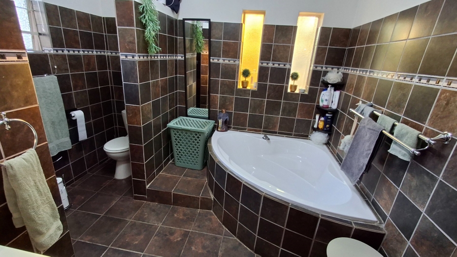 4 Bedroom Property for Sale in Sinoville Gauteng