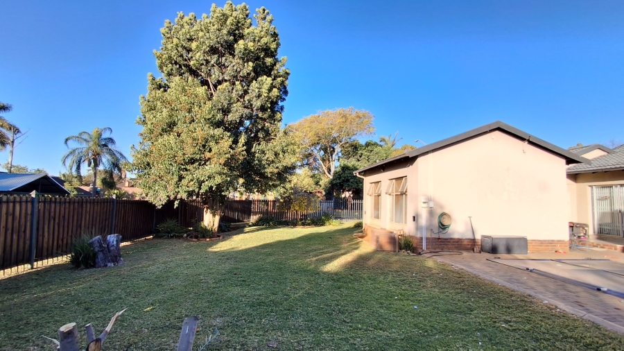 4 Bedroom Property for Sale in Sinoville Gauteng