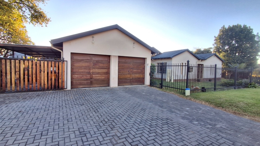 4 Bedroom Property for Sale in Sinoville Gauteng