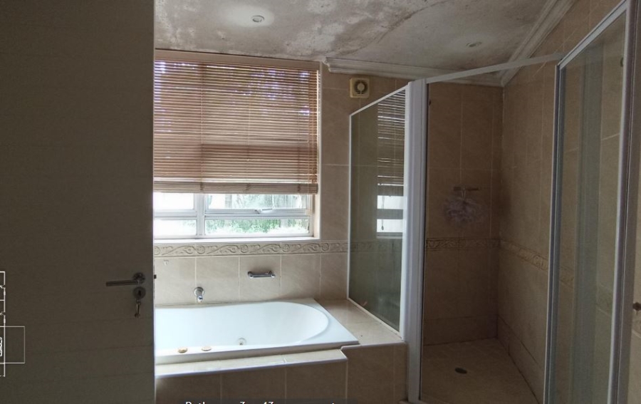 8 Bedroom Property for Sale in Kyalami Estates Gauteng